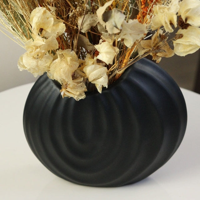 Vaso De Cerâmica Preto Com Flores Naturais